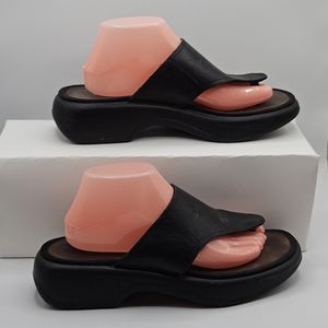 Dansko between the toe flower leather platform sandals size 42 US size 11.5/12